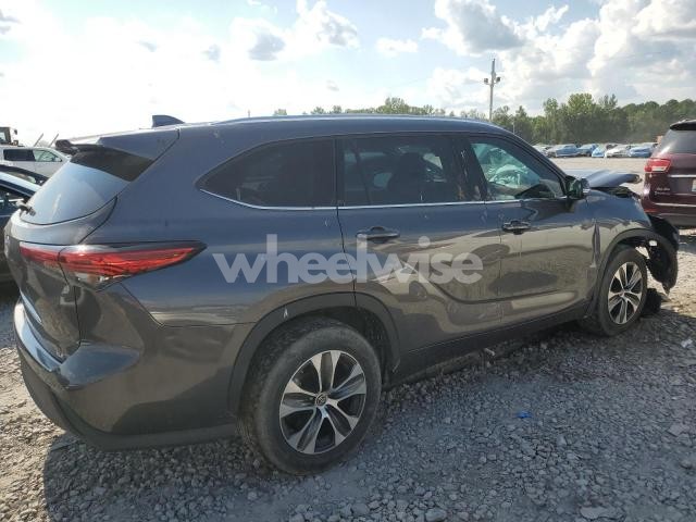 Photo 11 of 2021 TOYOTA HIGHLANDER XLE (VIN 5TDGZRAH4MS519617)