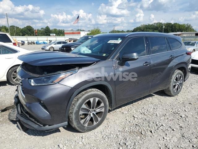 Photo 8 of 2021 TOYOTA HIGHLANDER XLE (VIN 5TDGZRAH4MS519617)