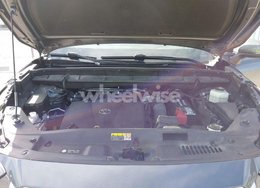 Photo 10 of 2021 Toyota Highlander XLE (VIN 5TDGZRAH5MS045063)