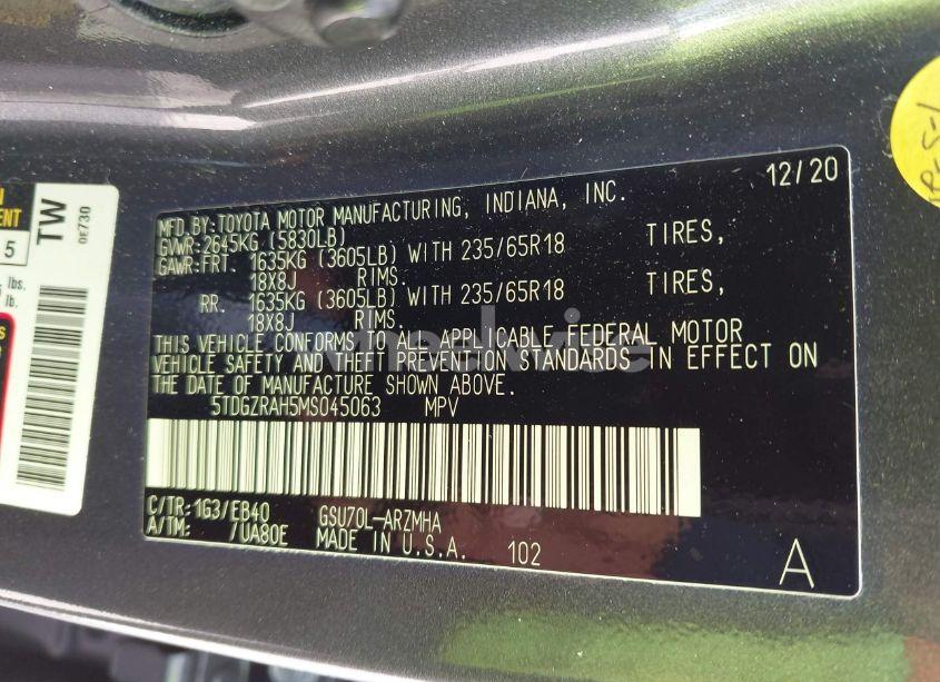 Photo 9 of 2021 Toyota Highlander XLE (VIN 5TDGZRAH5MS045063)