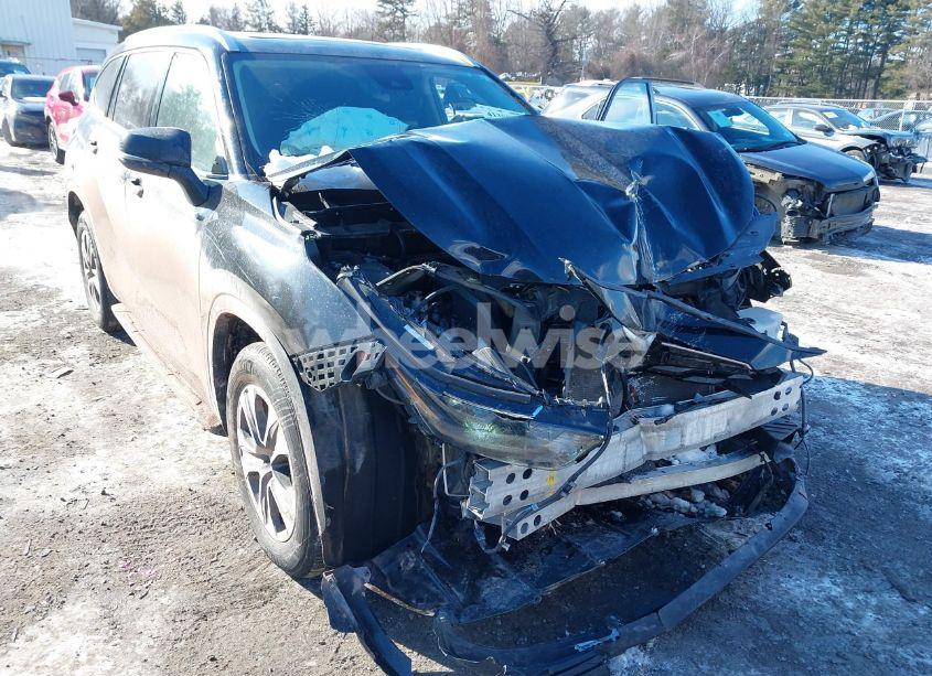 Photo 6 of 2021 Toyota Highlander XLE (VIN 5TDGZRAH5MS083537)