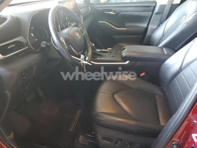 Photo 7 of 2021 TOYOTA HIGHLANDER XLE (VIN 5TDGZRAH5MS514491)