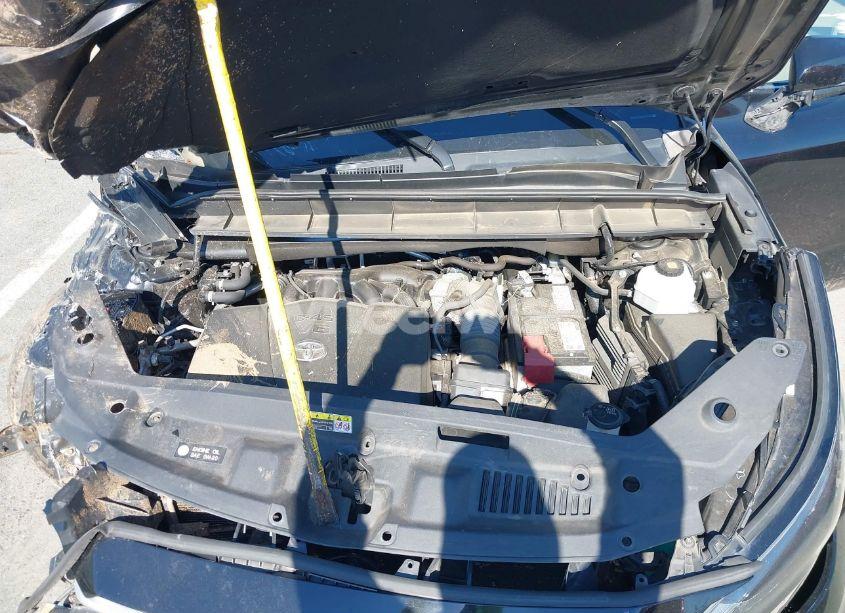 Photo 10 of 2021 Toyota Highlander XLE (VIN 5TDGZRAH5MS523207)