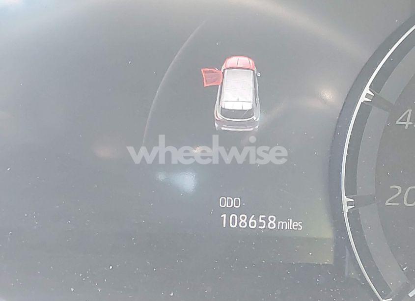 Photo 14 of 2021 Toyota Highlander XLE (VIN 5TDGZRAH5MS523207)