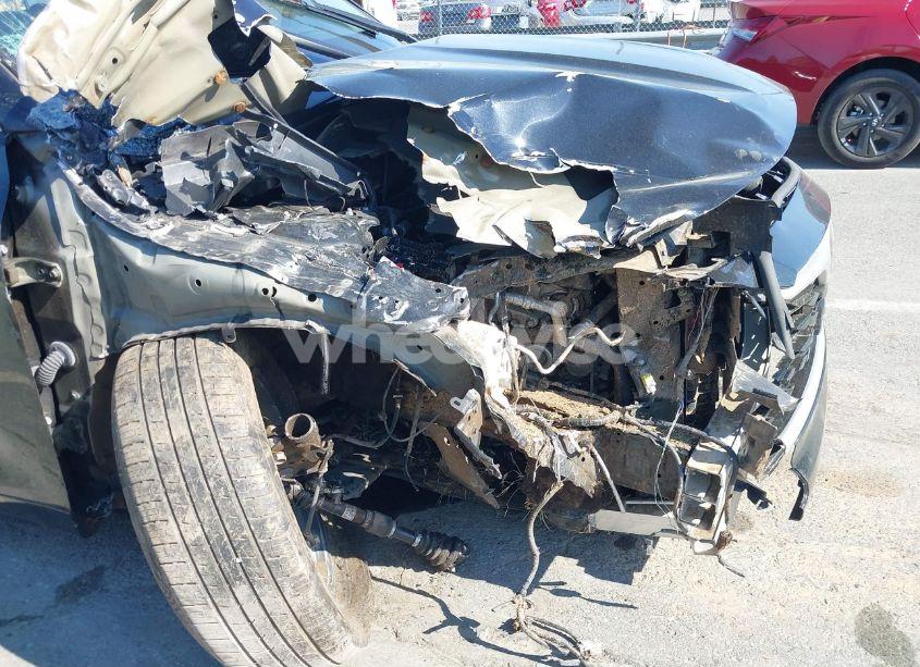 Photo 6 of 2021 Toyota Highlander XLE (VIN 5TDGZRAH5MS523207)