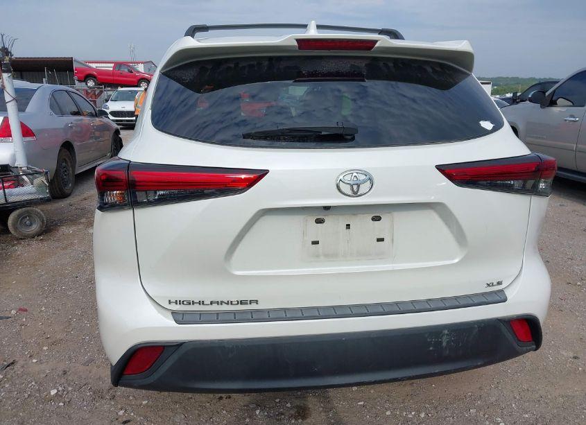 Photo 17 of 2021 Toyota Highlander XLE (VIN 5TDGZRAH5MS533476)