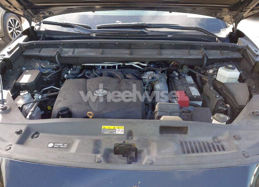 Photo 10 of 2021 Toyota Highlander XLE (VIN 5TDGZRAH5MS536958)