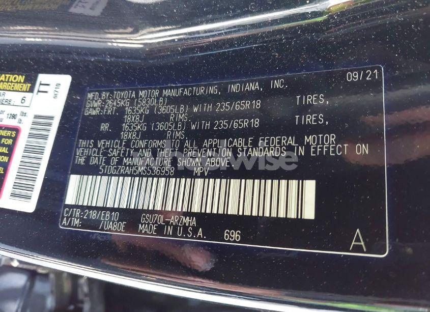 Photo 9 of 2021 Toyota Highlander XLE (VIN 5TDGZRAH5MS536958)