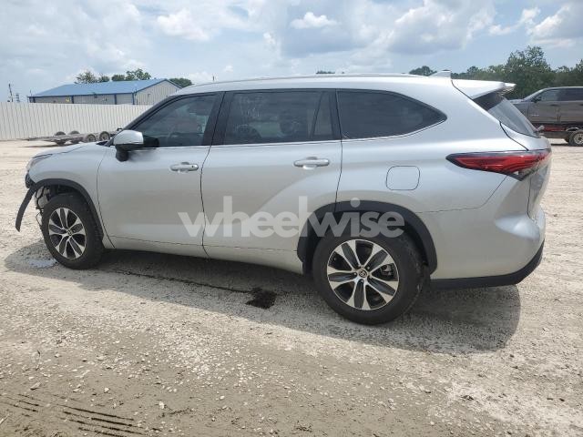Photo 10 of 2022 TOYOTA HIGHLANDER XLE (VIN 5TDGZRAH5NS101472)