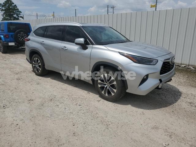 Photo 11 of 2022 TOYOTA HIGHLANDER XLE (VIN 5TDGZRAH5NS101472)