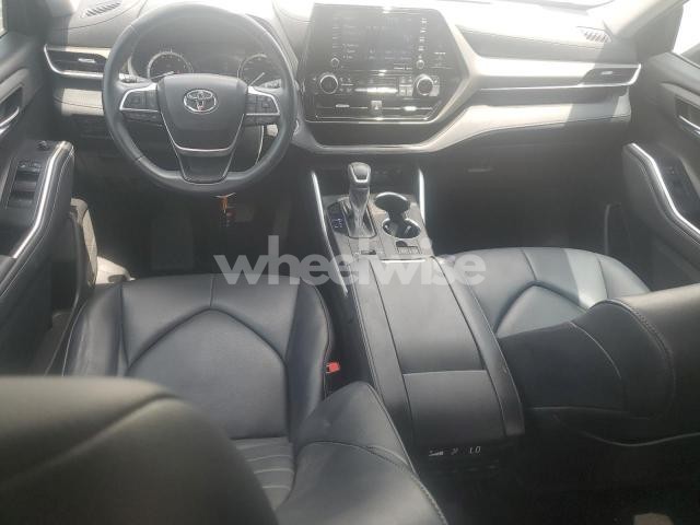 Photo 14 of 2022 TOYOTA HIGHLANDER XLE (VIN 5TDGZRAH5NS101472)