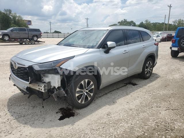 Photo 3 of 2022 TOYOTA HIGHLANDER XLE (VIN 5TDGZRAH5NS101472)