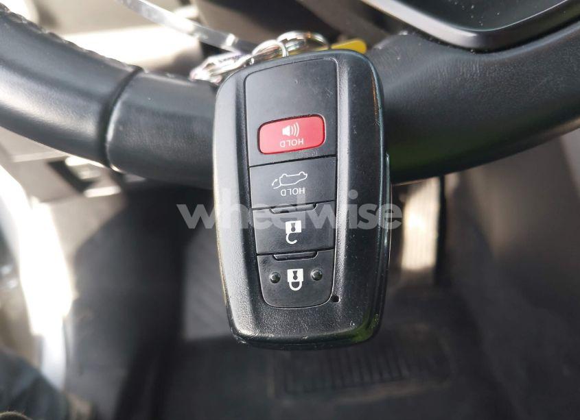 Photo 11 of 2022 Toyota Highlander XLE (VIN 5TDGZRAH5NS548772)