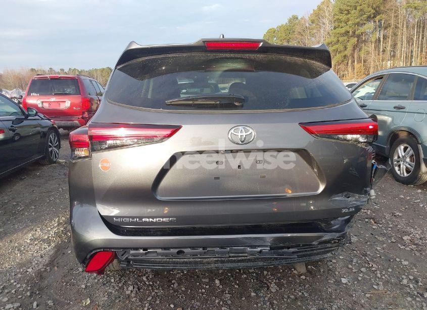 Photo 16 of 2022 Toyota Highlander XLE (VIN 5TDGZRAH5NS548772)