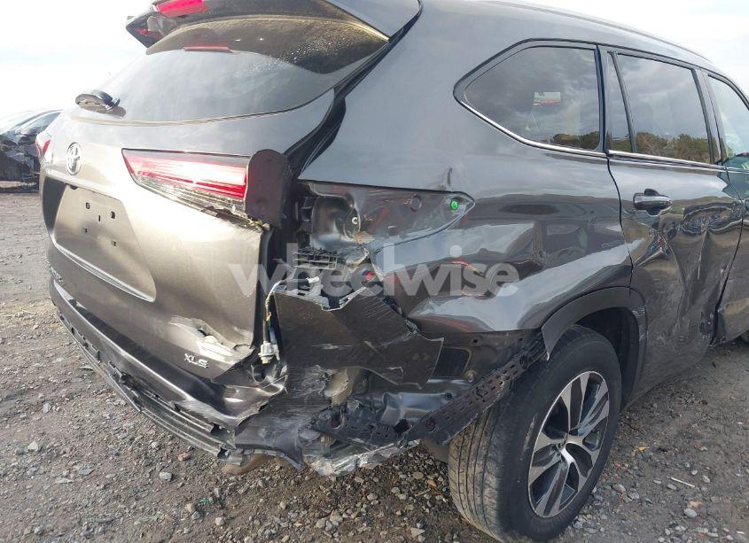 Photo 18 of 2022 Toyota Highlander XLE (VIN 5TDGZRAH5NS548772)