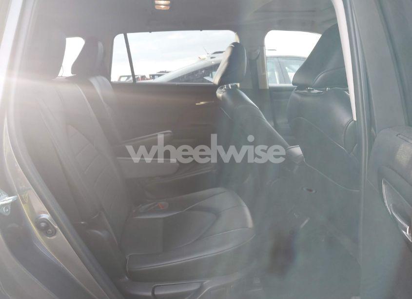 Photo 8 of 2022 Toyota Highlander XLE (VIN 5TDGZRAH5NS548772)