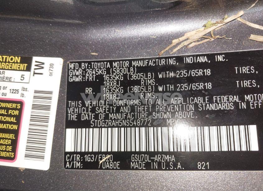 Photo 9 of 2022 Toyota Highlander XLE (VIN 5TDGZRAH5NS548772)