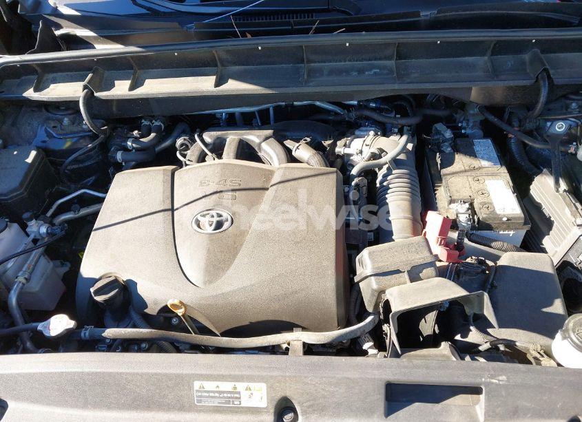 Photo 10 of 2022 Toyota Highlander XLE (VIN 5TDGZRAH6NS101044)