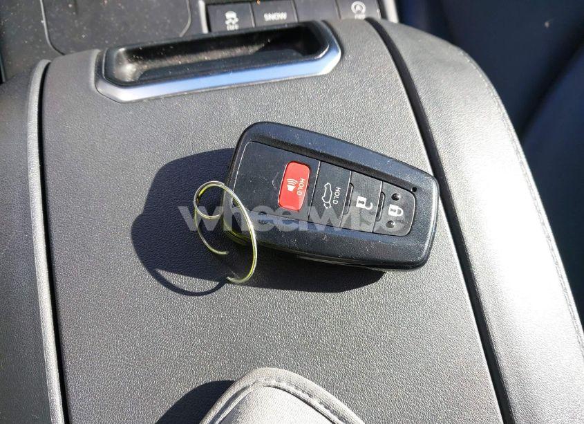 Photo 11 of 2022 Toyota Highlander XLE (VIN 5TDGZRAH6NS101044)