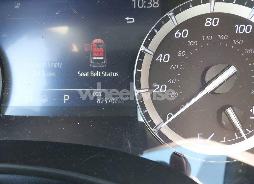 Photo 15 of 2022 Toyota Highlander XLE (VIN 5TDGZRAH6NS101044)