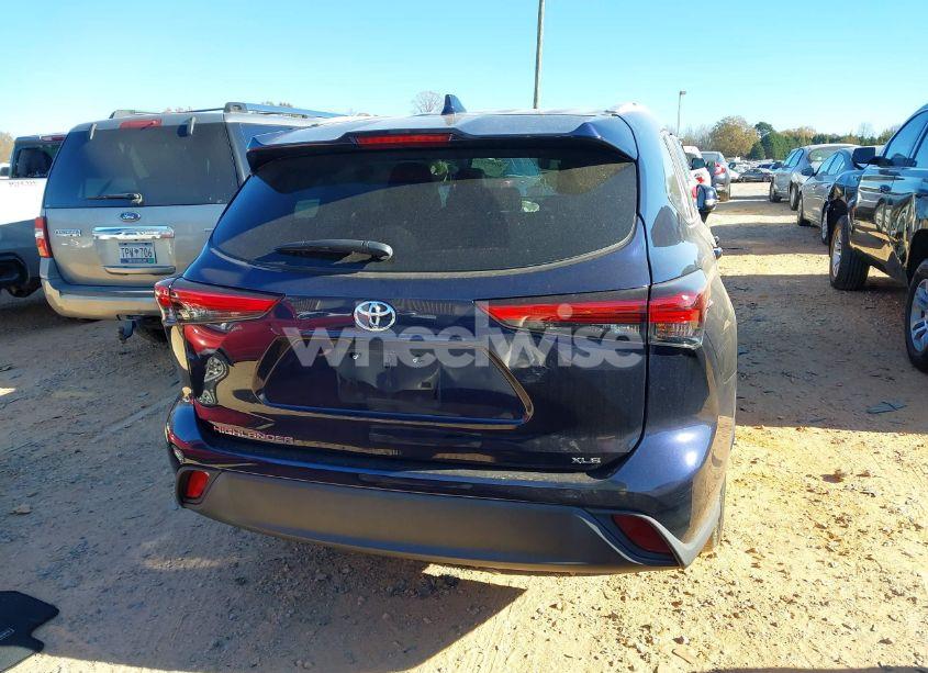 Photo 16 of 2022 Toyota Highlander XLE (VIN 5TDGZRAH6NS101044)