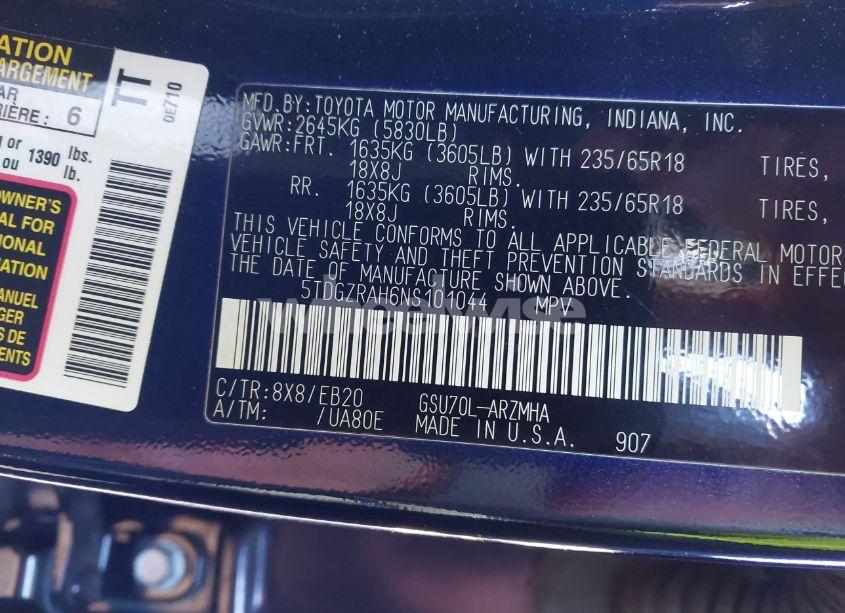 Photo 9 of 2022 Toyota Highlander XLE (VIN 5TDGZRAH6NS101044)