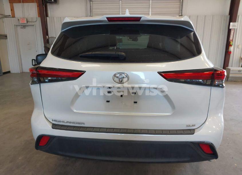 Photo 17 of 2022 Toyota Highlander XLE (VIN 5TDGZRAH6NS540289)