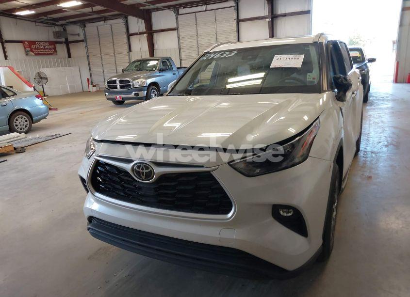Photo 20 of 2022 Toyota Highlander XLE (VIN 5TDGZRAH6NS540289)