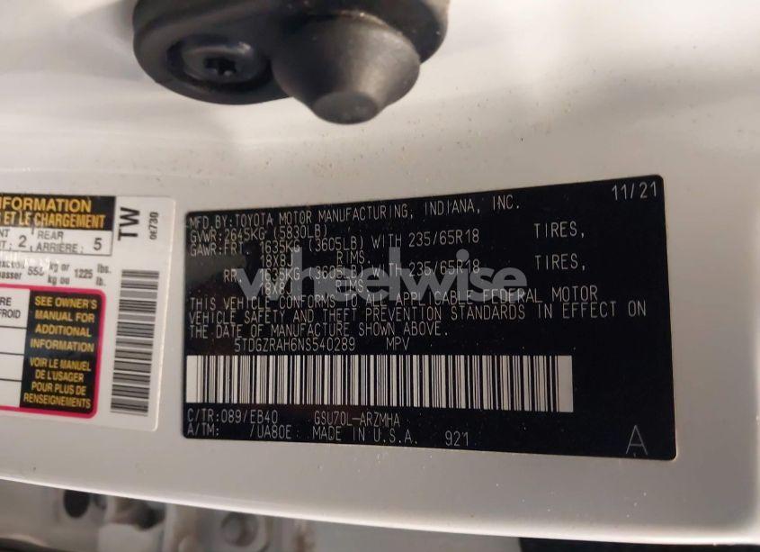 Photo 9 of 2022 Toyota Highlander XLE (VIN 5TDGZRAH6NS540289)