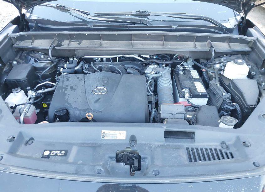 Photo 10 of 2022 Toyota Highlander XLE (VIN 5TDGZRAH6NS554094)