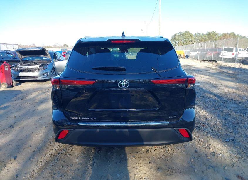 Photo 16 of 2022 Toyota Highlander XLE (VIN 5TDGZRAH6NS554094)