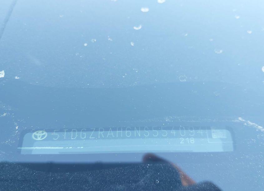 Photo 9 of 2022 Toyota Highlander XLE (VIN 5TDGZRAH6NS554094)