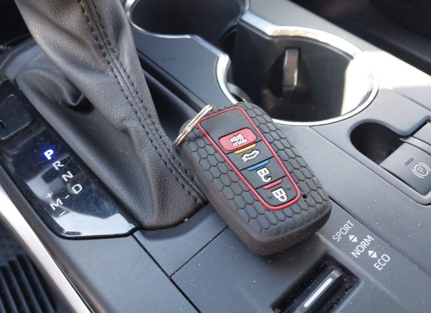 Photo 11 of 2021 Toyota Highlander XLE (VIN 5TDGZRAH7MS034100)