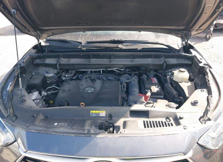 Photo 10 of 2021 Toyota Highlander XLE (VIN 5TDGZRAH7MS088500)