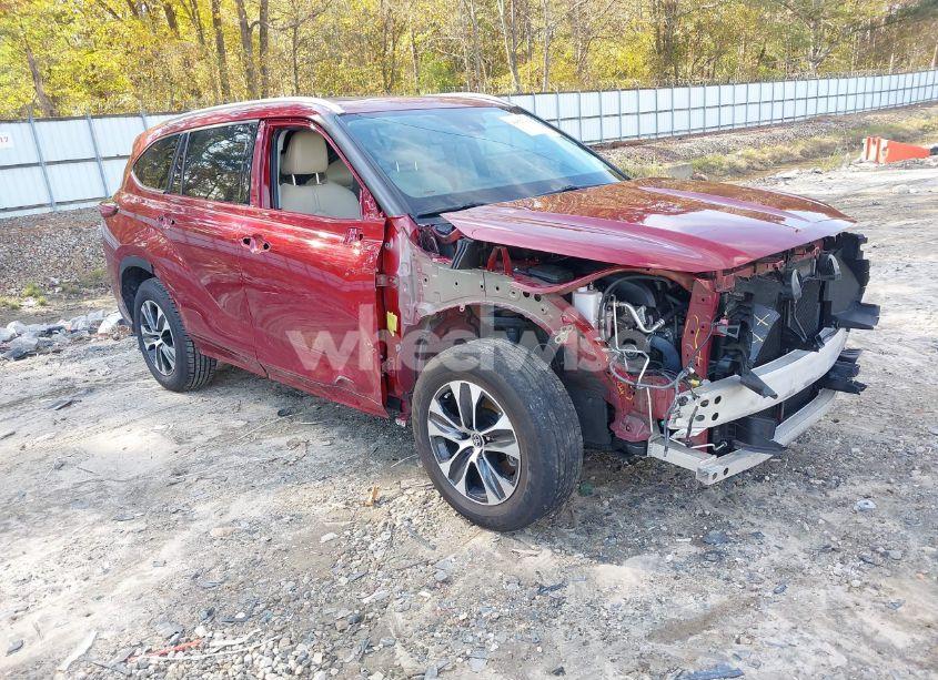 2021 Toyota Highlander XLE (VIN 5TDGZRAH7MS523208) main photo