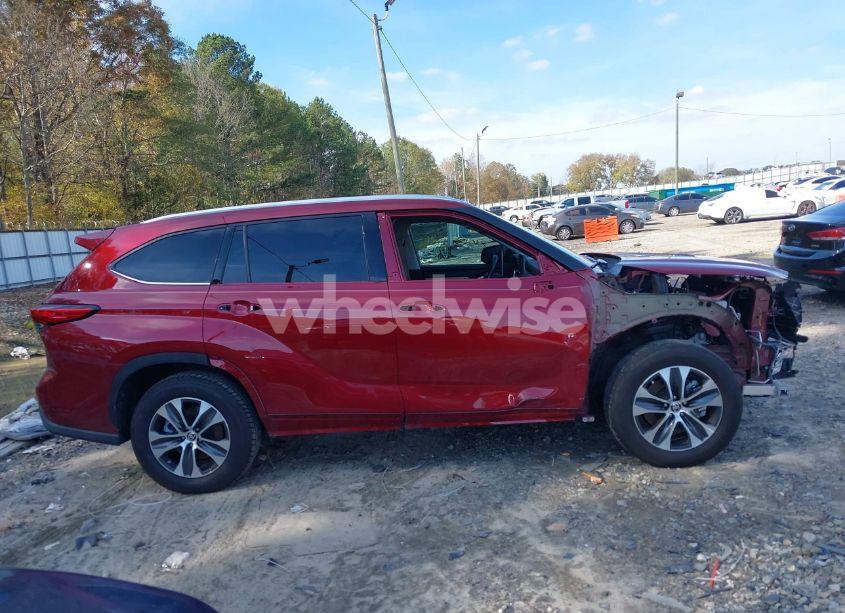 Photo 14 of 2021 Toyota Highlander XLE (VIN 5TDGZRAH7MS523208)