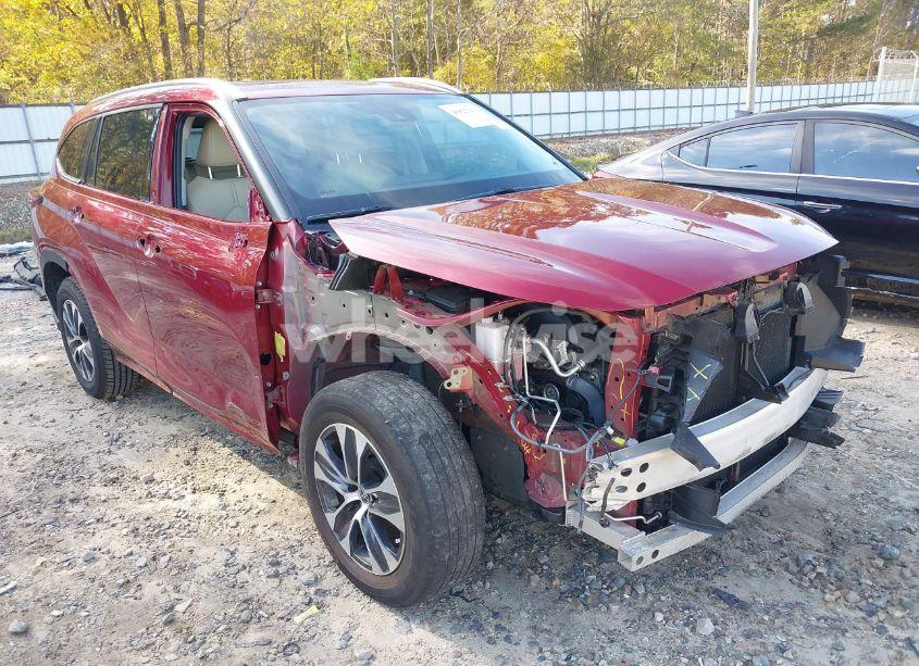 Photo 6 of 2021 Toyota Highlander XLE (VIN 5TDGZRAH7MS523208)