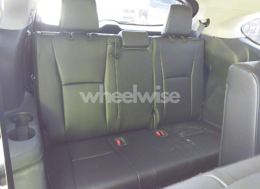 Photo 18 of 2021 Toyota Highlander XLE (VIN 5TDGZRAH7MS528781)