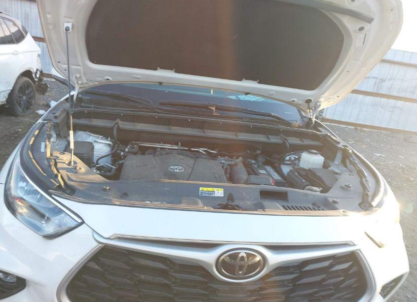 Photo 10 of 2020 Toyota Highlander XLE (VIN 5TDGZRAH8LS513253)