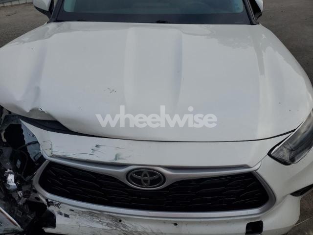 Photo 12 of 2021 TOYOTA HIGHLANDER XLE (VIN 5TDGZRAH8MS054159)
