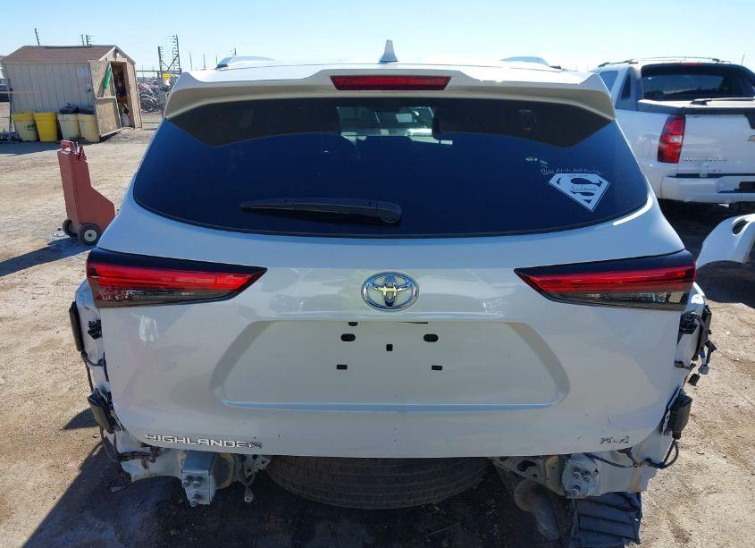 Photo 17 of 2021 Toyota Highlander XLE (VIN 5TDGZRAH8MS067834)