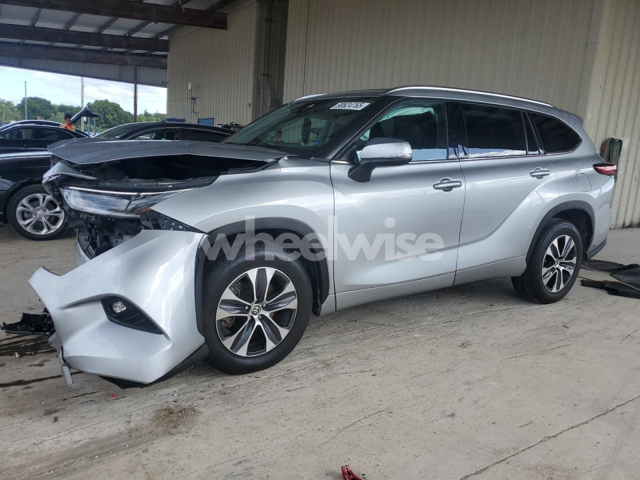 2021 TOYOTA HIGHLANDER XLE (VIN 5TDGZRAH8MS075657) main photo