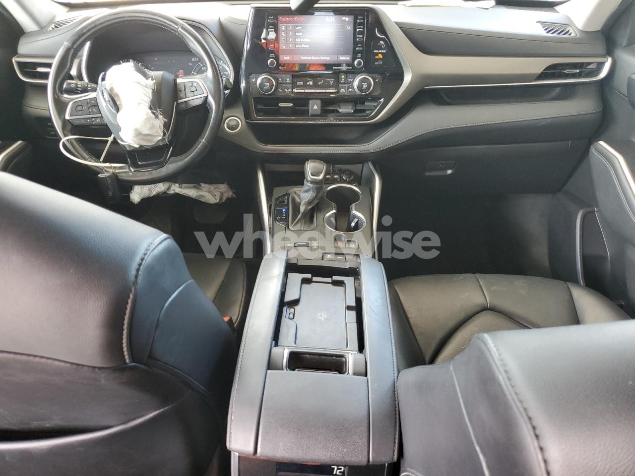 Photo 8 of 2021 TOYOTA HIGHLANDER XLE (VIN 5TDGZRAH8MS075657)