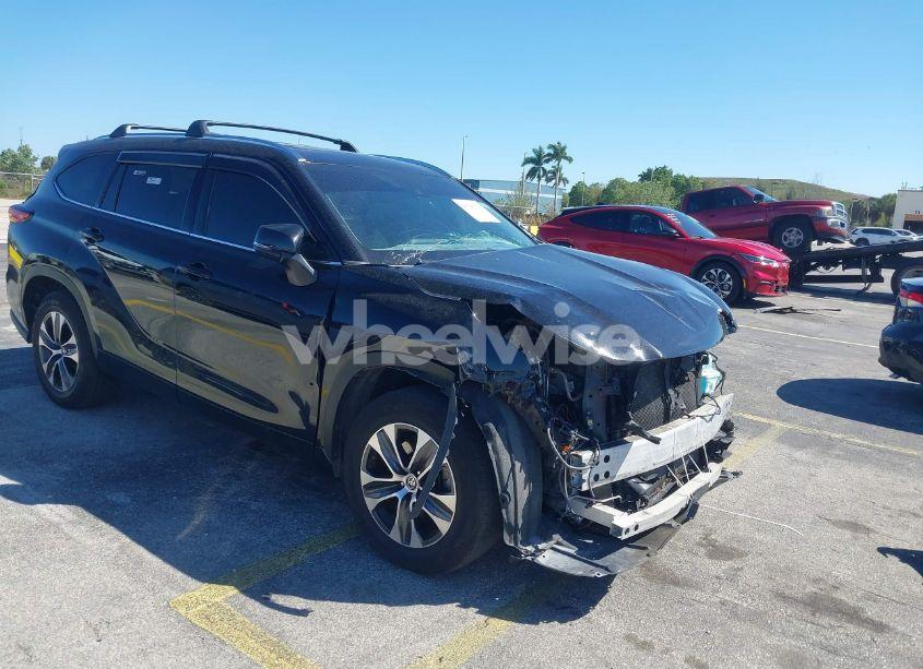 2021 Toyota Highlander XLE (VIN 5TDGZRAH8MS519507) main photo