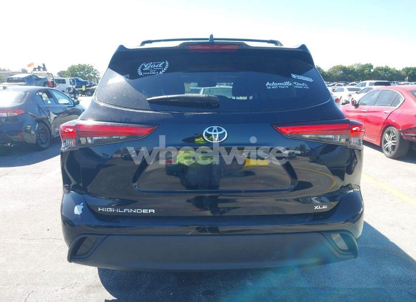 Photo 17 of 2021 Toyota Highlander XLE (VIN 5TDGZRAH8MS519507)