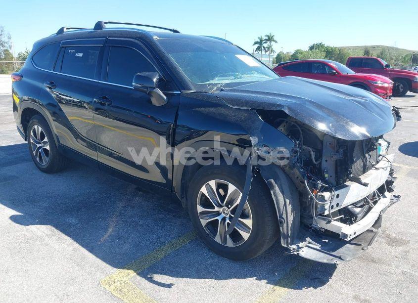 Photo 6 of 2021 Toyota Highlander XLE (VIN 5TDGZRAH8MS519507)