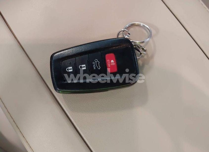 Photo 11 of 2021 Toyota Highlander XLE (VIN 5TDGZRAH8MS532709)