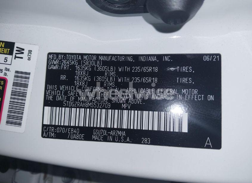 Photo 9 of 2021 Toyota Highlander XLE (VIN 5TDGZRAH8MS532709)