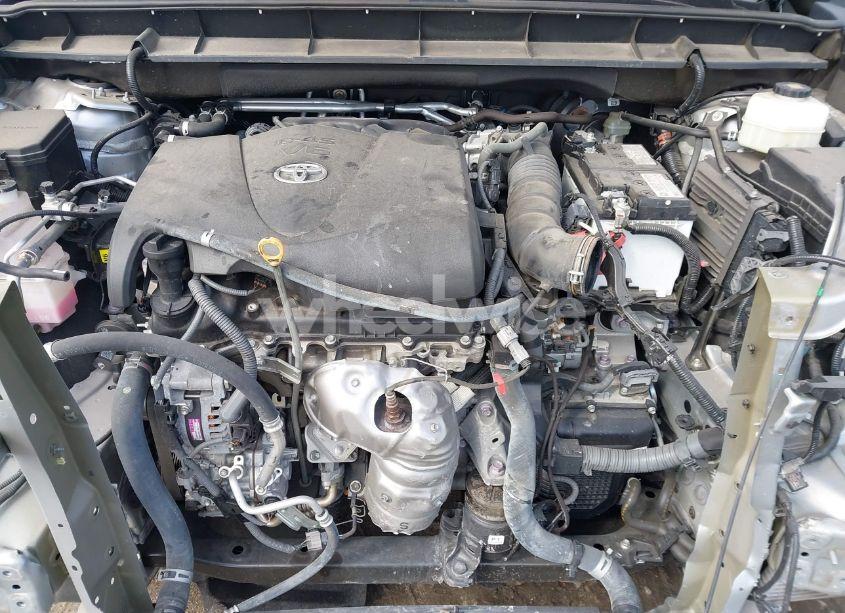 Photo 10 of 2021 Toyota Highlander XLE (VIN 5TDGZRAH8MS537358)