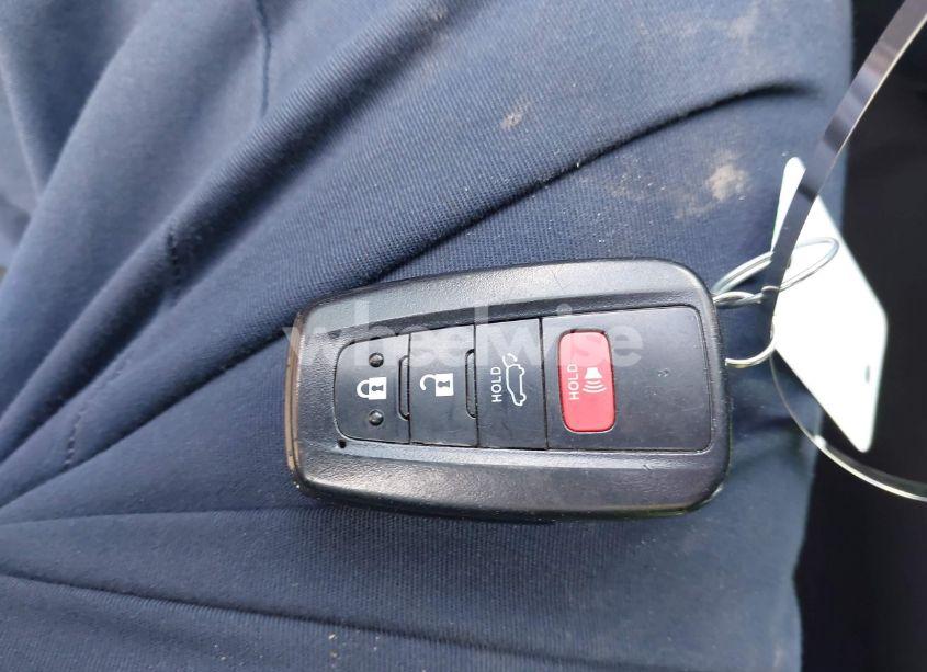 Photo 11 of 2021 Toyota Highlander XLE (VIN 5TDGZRAH8MS537358)